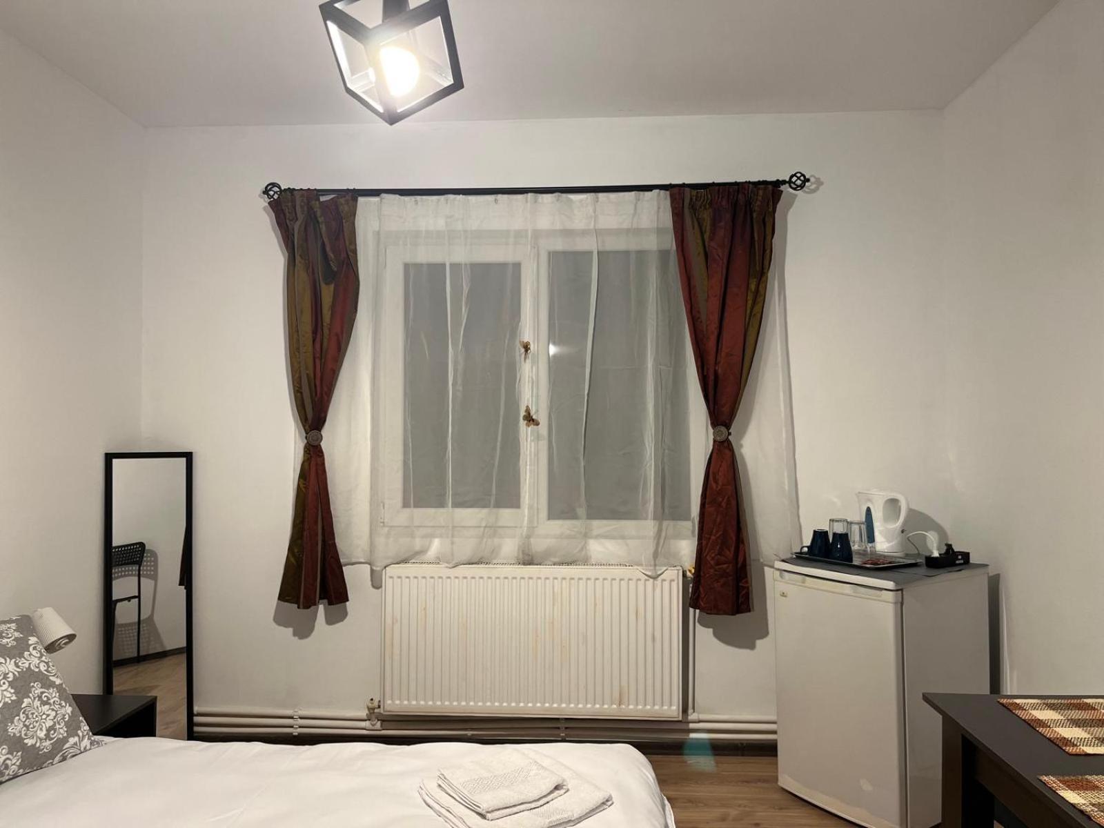 Steve Rooms Iasi Exterior photo
