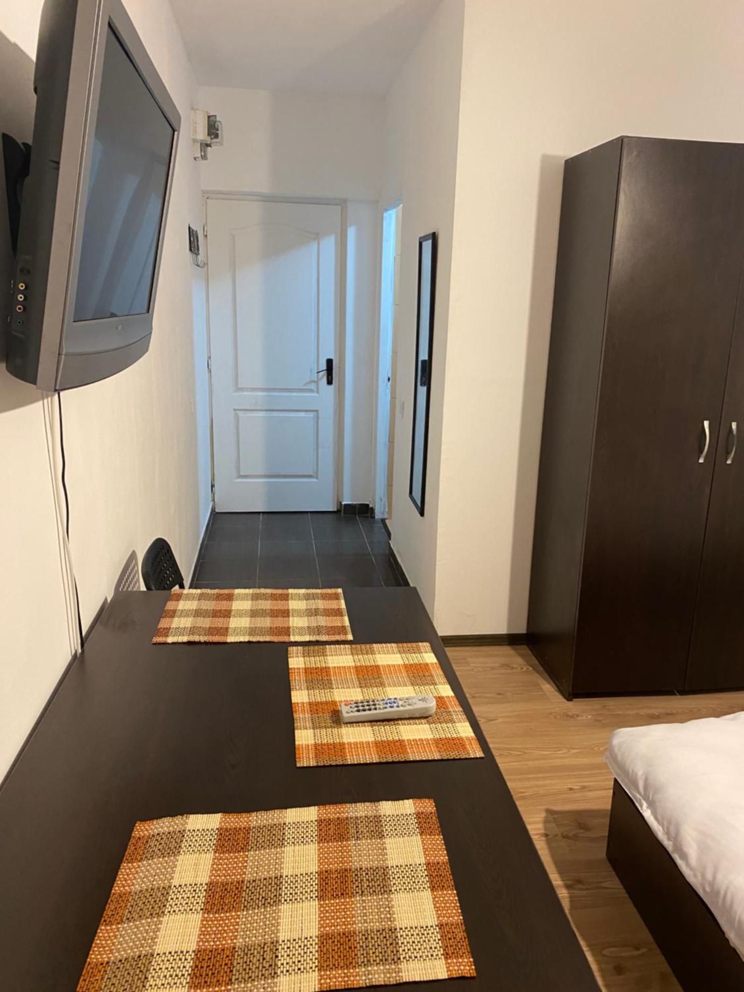 Steve Rooms Iasi Exterior photo